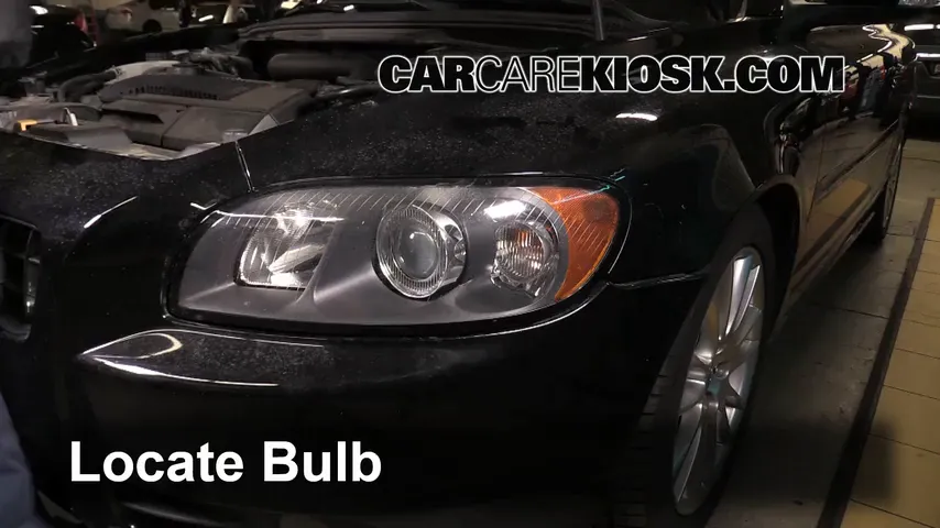 2008 Volvo C70 T5 2.5L 5 Cyl. Turbo Lights Turn Signal - Front (replace bulb)